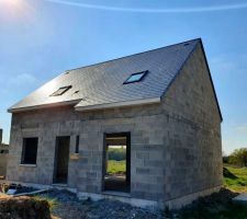 On a un toit, des ardoises et des velux youpi ?