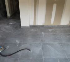 Pose du carrelage terminée