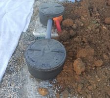 Pose des 2 cuves de rétention d'eau transformer en resserve d'eau  par mon terassier là société GMJ-TP
