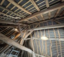 Isolation prevue en laine de roche epaisseur 100
Plancher en bois massif
Cloison en BA13