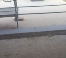 Pierre bleue au niveau du seuil de notre baie vitr&eacute;e