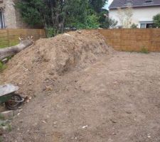 La terre &eacute;tait cens&eacute;e &ecirc;tre retir&eacute;e... cherchez l'erreur!