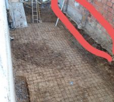 9- Fondations mur limite séparative (le mur en brique de 7cm de large a été détruit pour poser les parpaings dessus