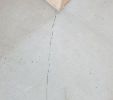 Fissure chape étage