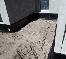 Enduit goudron sur le vide sanitaire - 12/05/21