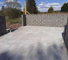 Future cuisine et une partie de la pièce de vie (salle à manger)