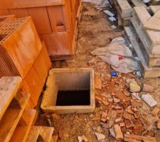 D&eacute;couverte d'une 1&egrave;re cuve apr&egrave;s les ma&ccedil;onneries lors du remblayage.