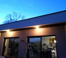 Faux plafond en bois brûlé