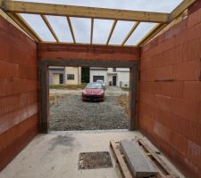 Pose de la charpente en cours - Garage
