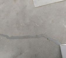 Réception : Fissure dans la chape.