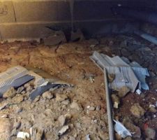 Réception : Déchets dans le vide sanitaire.