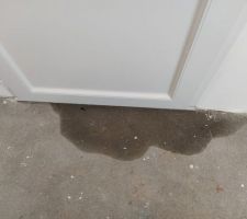 Réception : Une petite pluie et le sol est inondé. Nous nous sommes réservé le carrelage.