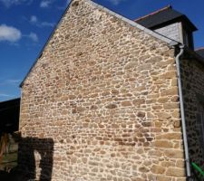 Démolition d'une bande béton et remplacement par des joints à la chaux