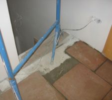 On finira après la pose de l'escalier