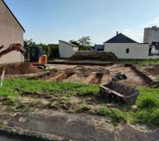 Terrassement commencé ce jour et se poursuivra demain...