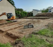 Terrassement commencé ce jour et se poursuivra demain...