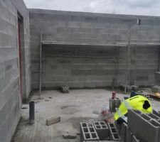 Début de construction le 5 mai, terrassement terminé en une semaine