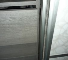 Ouverture tiroir au millimètre prêt par rapport à l'ouverture de la porte coulissante