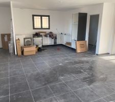 La cuisine prend forme petit à petit...