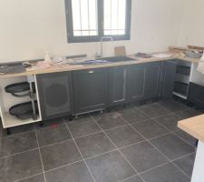 La cuisine prend forme petit à petit...