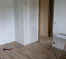 Caisson de d&eacute;compression pour le conduit de fumisterie