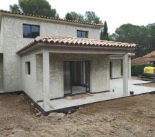 Remblai devant la loggia du salon- 09/06/21