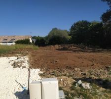 Terrassement avant les tranchées pour les fondations