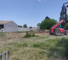 Enfin apr&egrave;s une ouverture de chantier normalement pr&eacute;vue le 24/05 c'est finalement ce lundi qu'il a d&eacute;marr&eacute;.