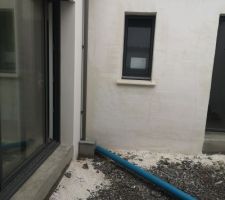 Socle béton pour évacuation eau