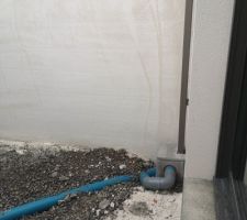 Socle béton pour évacuation eau