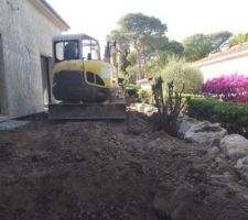 Enrochement à l'arrière et positionnement bassin de rétention - 22/06/21