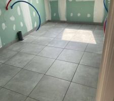 Carrelage salle de bain étage