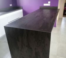 Pose du plan de travail en Dekton.