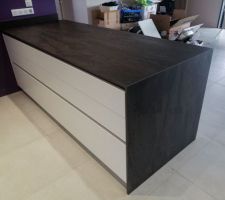 Pose du plan de travail en Dekton.