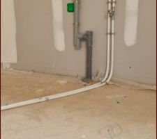 Pose des tubes pour lave vaisselle et évier