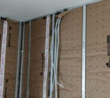 Isolation des murs, montage du plafond