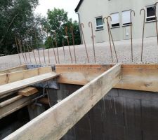 Plancher 1er Coulé (présence de gravillon en surface à cause de la grosse pluie)