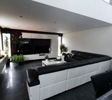 Salon avec meuble TV