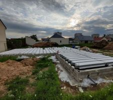 Élévation du vide sanitaire + hourdis + dalle