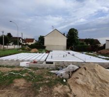 Élévation du vide sanitaire + hourdis + dalle