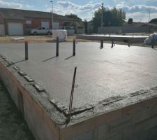 Plancher coulé