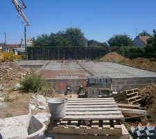 Dalle pr&ecirc;te &agrave; &ecirc;tr ecoul&eacute;e.
Temp&eacute;rature &agrave; l'ombre : 29&deg;C !