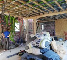 Plombier, electricien et plaquistes travaillent!