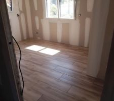 Carrelage ETAGE 25x100 TAU FOREVER ROBLE