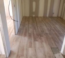 Carrelage ETAGE 25x100 TAU FOREVER ROBLE