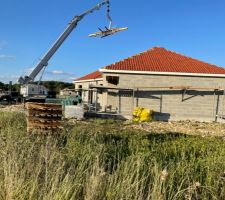 Tuiles livrées et déjà posé 
Couleur feu