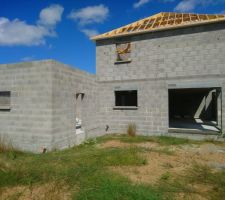 Maconnerie fin.Muret et appuis de fenêtres.