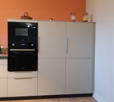 Pose cuisine par Schmidt Rochefort :
Les 3 armoires 1/2 hautes