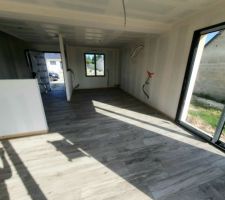 Pose carrelage imitation parquet bon les plinthes seront peintes en blanc