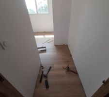 Entrée chambre 3 - Parquet en cours